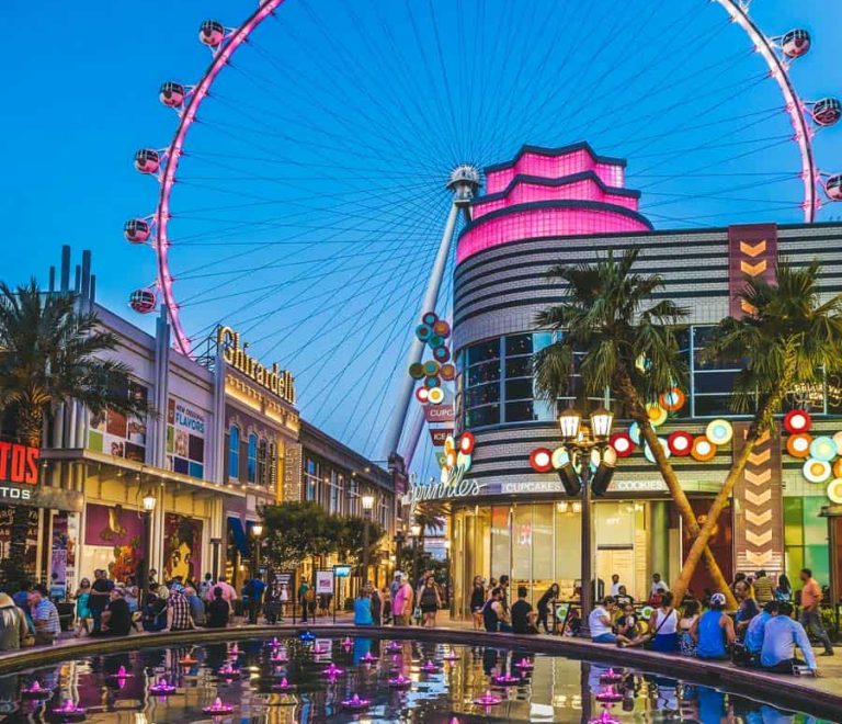 The LINQ Promenade