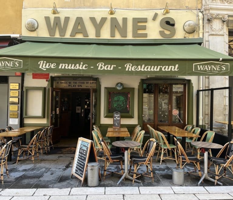 Wayne's Bar