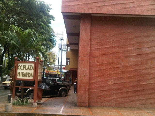 Centro Comercial Plaza Miranda