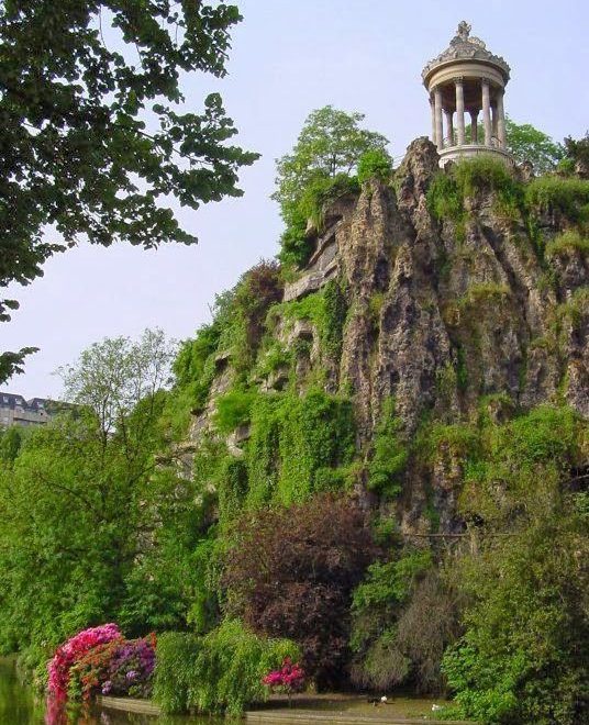 Buttes-Chaumont Park