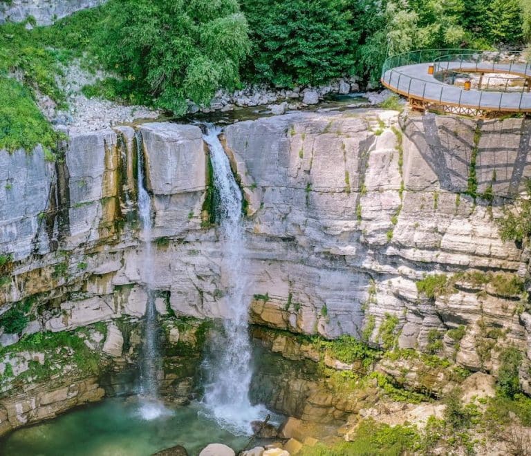 Kinchkha Waterfall